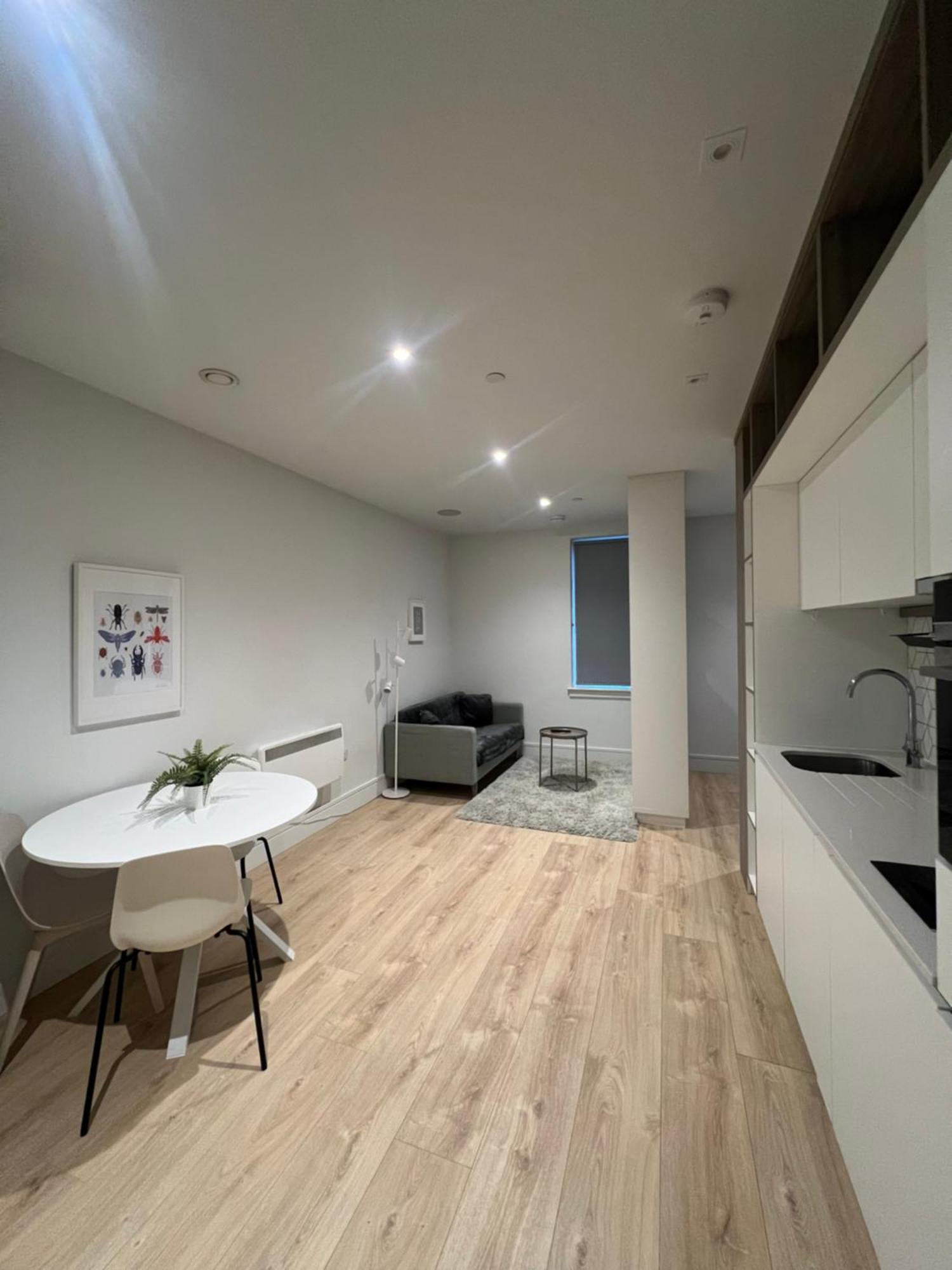 London Heathrow Airport Apartment Voyager House Terminal 12345 - Ev Electric And Parking Available! Ґіллінґдон Екстер'єр фото