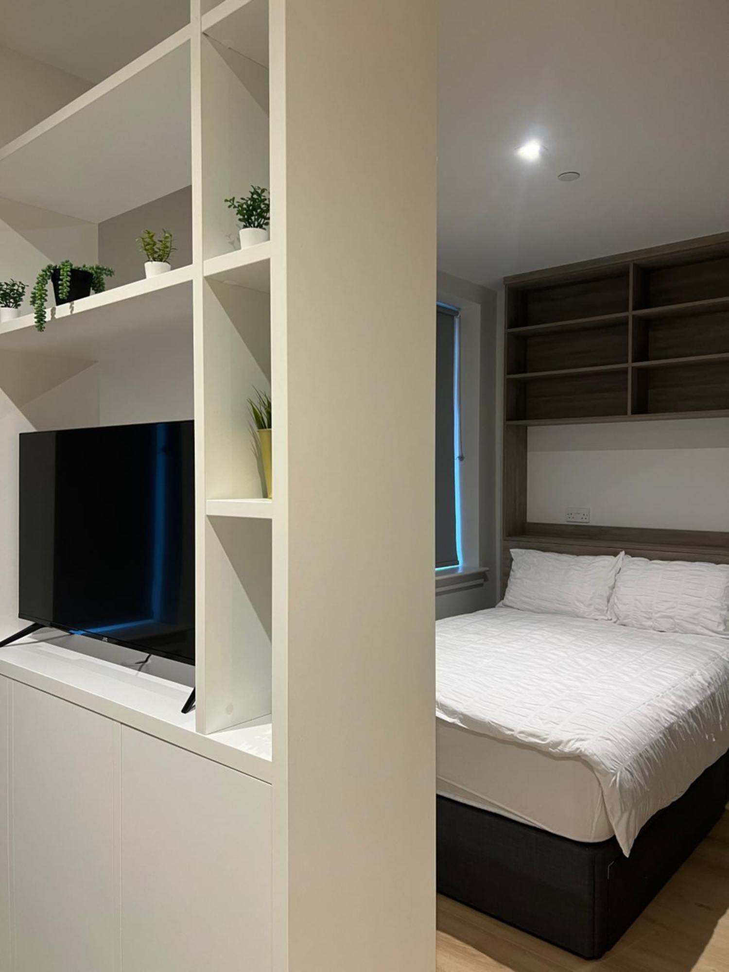 London Heathrow Airport Apartment Voyager House Terminal 12345 - Ev Electric And Parking Available! Ґіллінґдон Екстер'єр фото