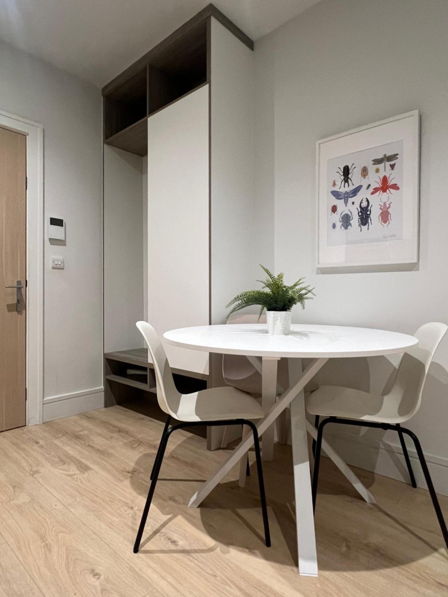 London Heathrow Airport Apartment Voyager House Terminal 12345 - Ev Electric And Parking Available! Ґіллінґдон Екстер'єр фото